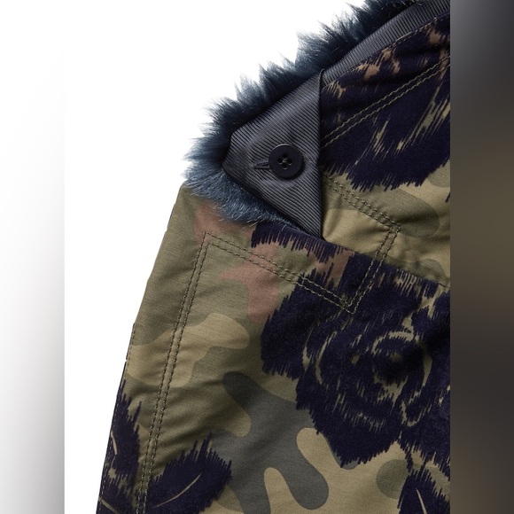 Banana Republic Rose Pattern Camo Jacket w/ Removable Collar - Size M - Picture 6 of 12